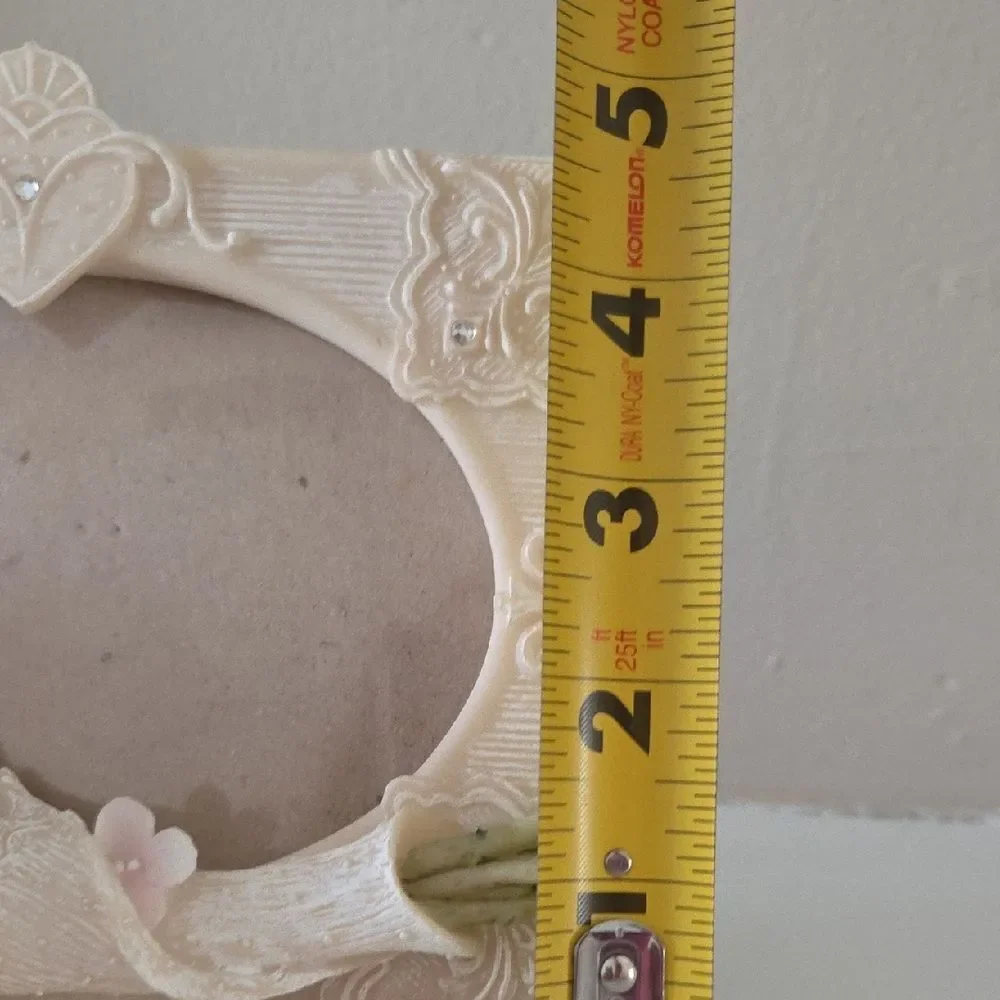 Delicate Cream Floral Decorative Photo Frame